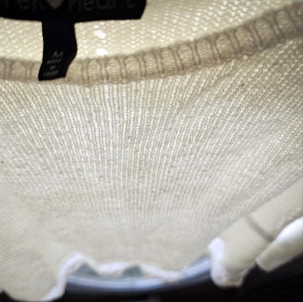 Sweater - Picture 5 of 6